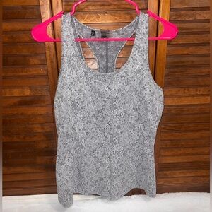 Women’s gym shark tank top